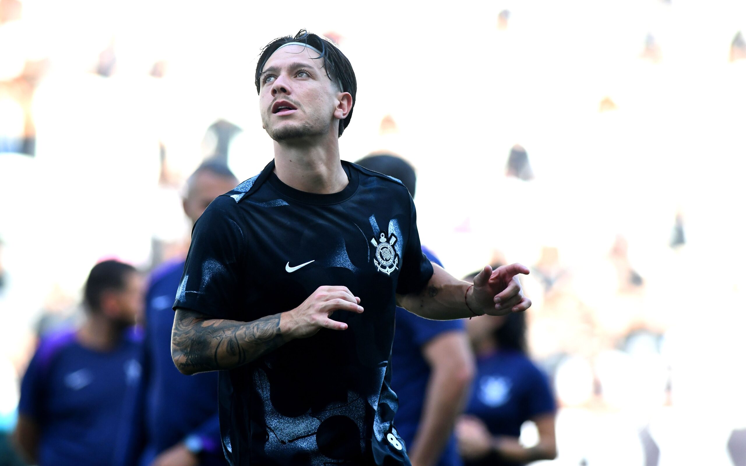 Garro se torna o argentino com mais jogos pelo Corinthians; veja lista e quem o camisa 8 superou