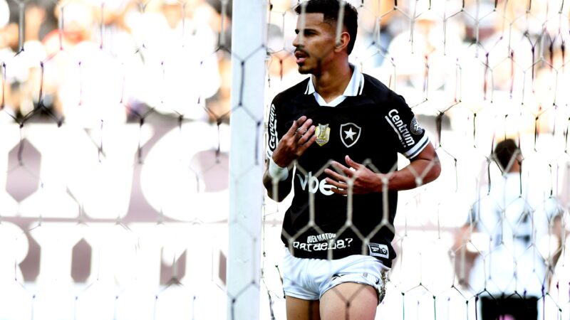 Botafogo recusa proposta do Torino por David Ricardo