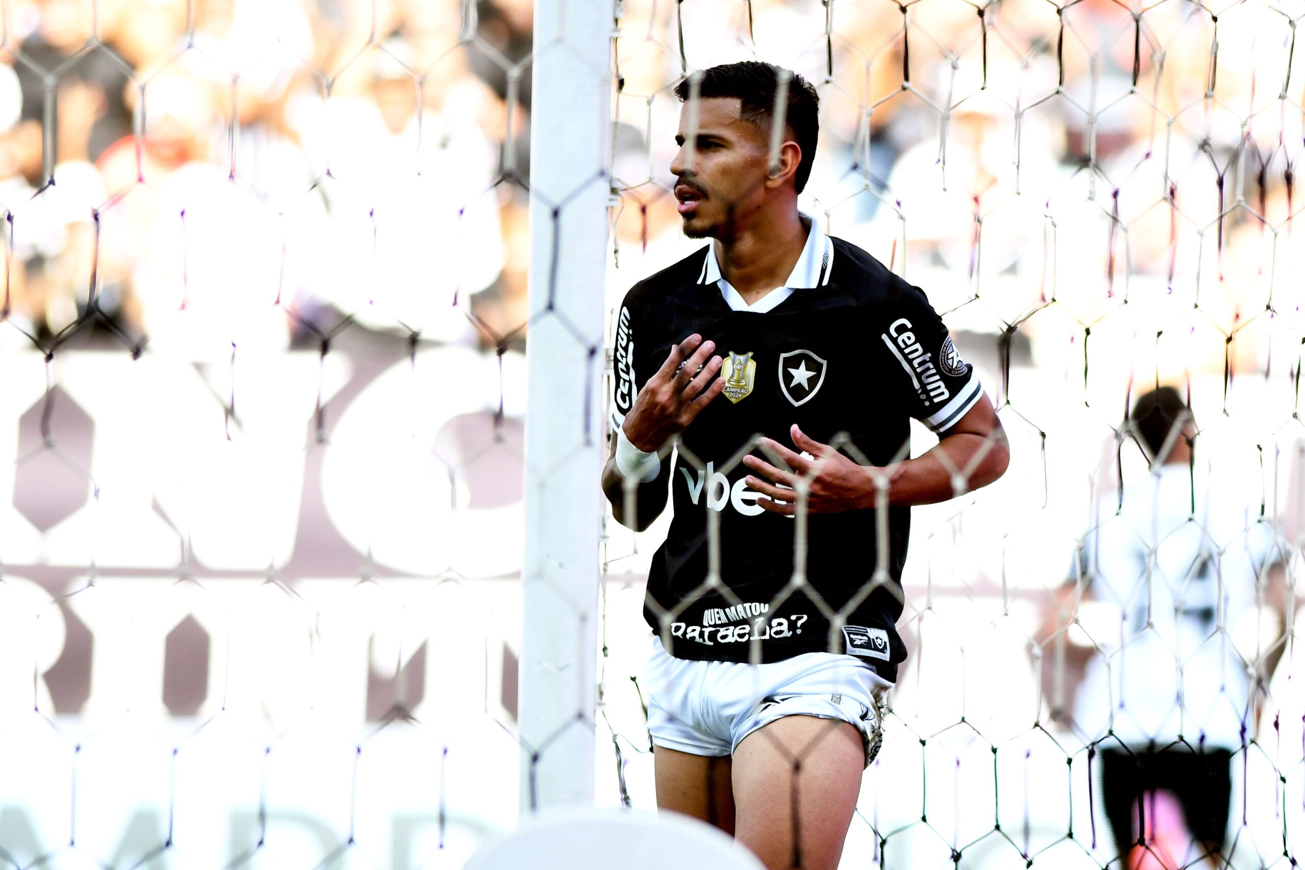 Botafogo recusa proposta do Torino por David Ricardo