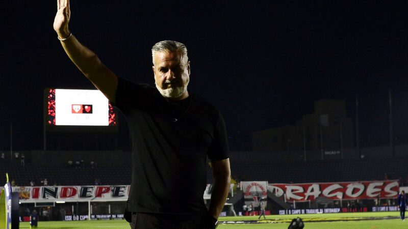 Boto prevê 2026 mais difícil e compara pressão: “O Palmeiras não tem a grandeza do Flamengo”