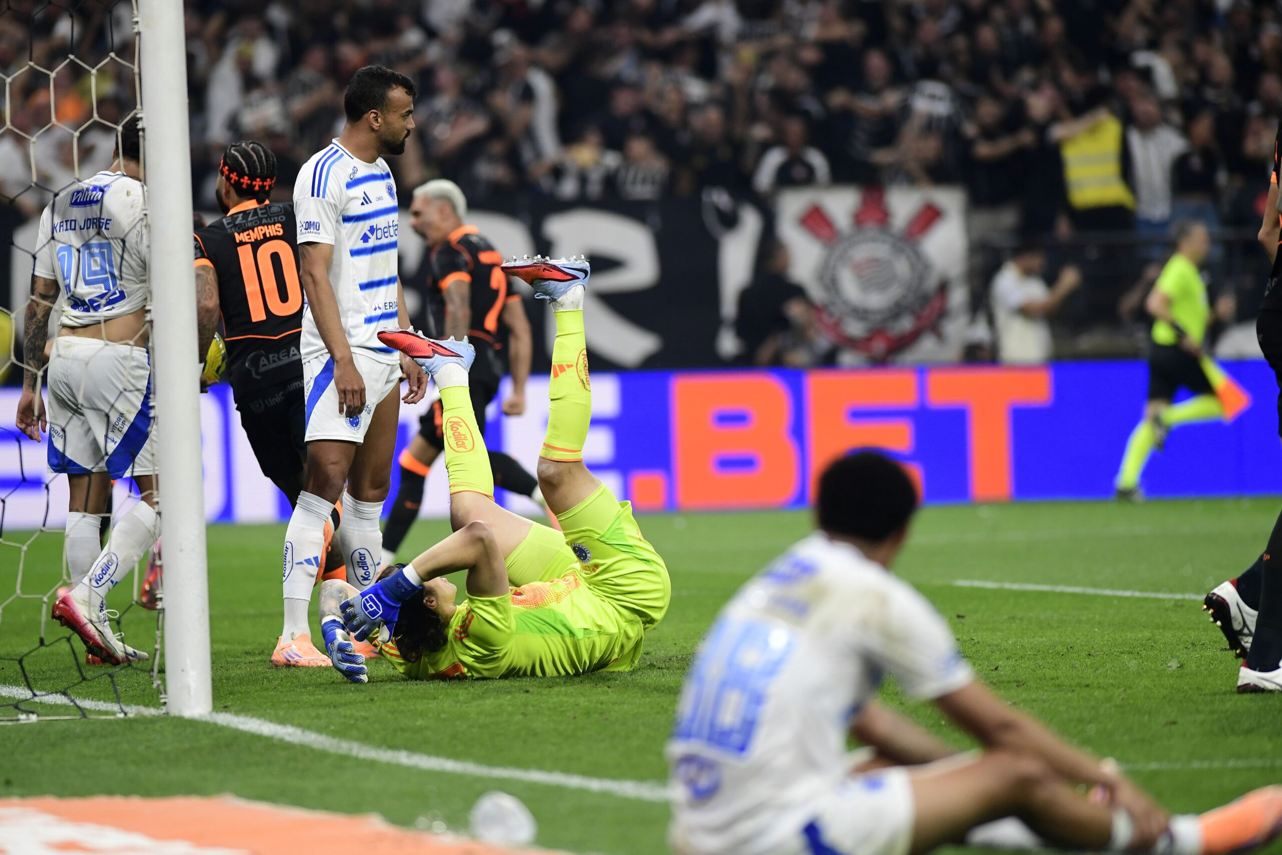 Melhor no confronto, Corinthians vive noite de recuperação pela vaga