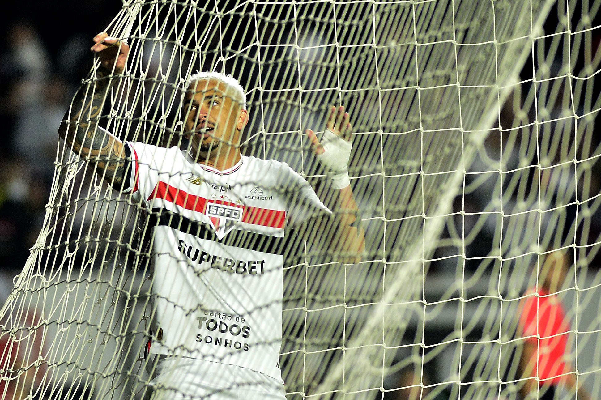 Retrospectiva 2025: São Paulo fica sem títulos e mergulha na crise com lesões e escândalo