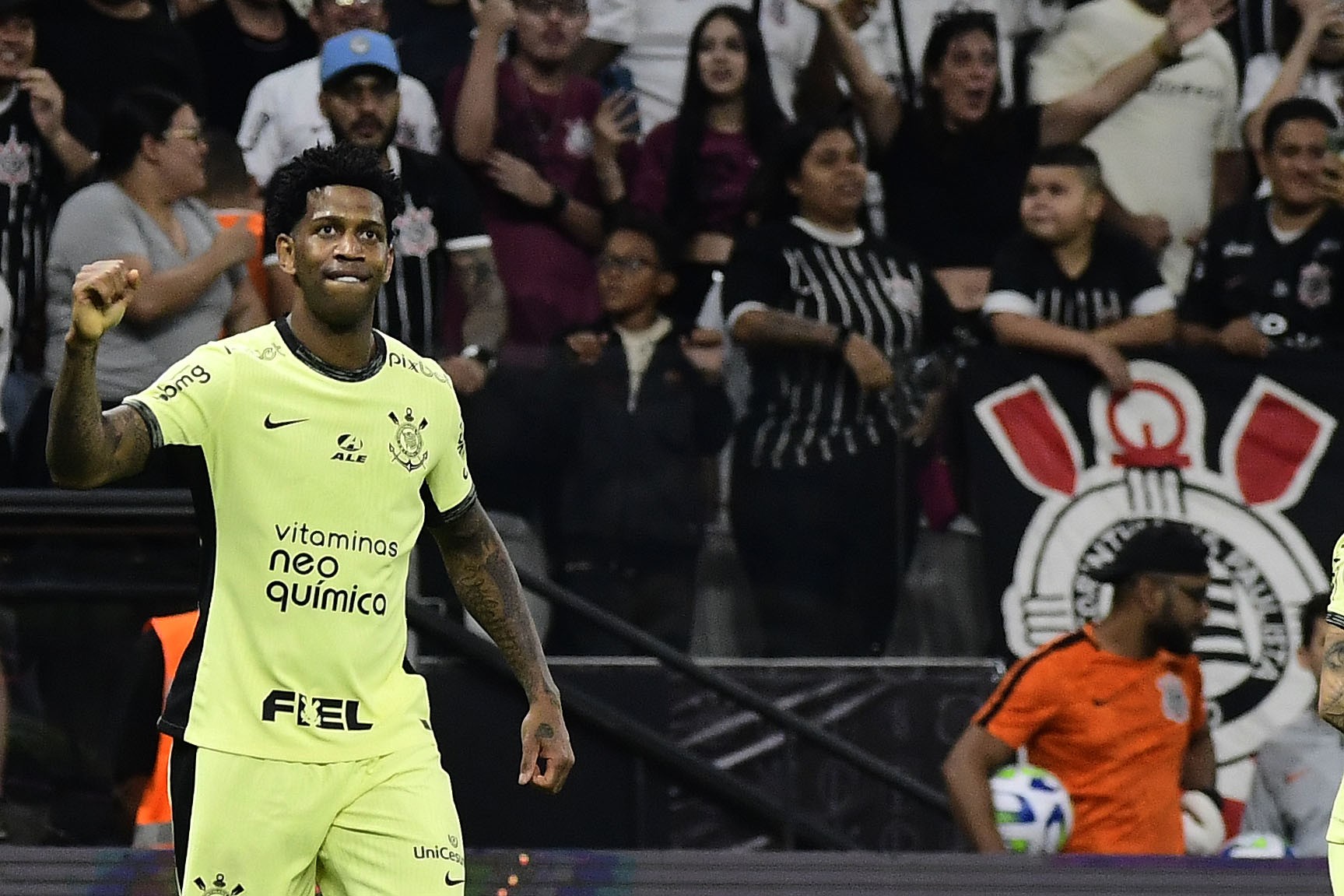 Corinthians é condenado a pagar R$ 11,3 milhões ao zagueiro Gil