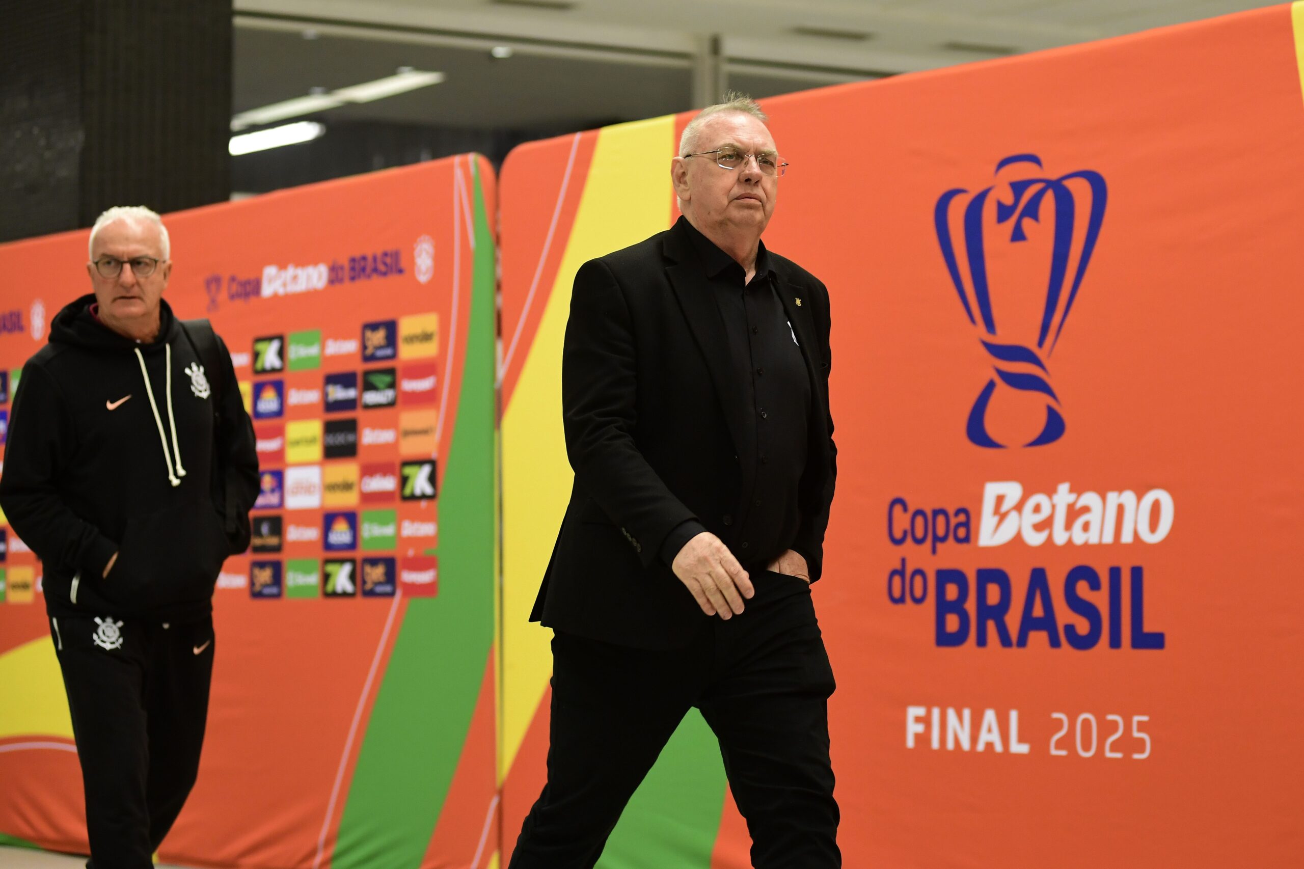 Corinthians calcula que precisa de empréstimo de R$ 70 milhões