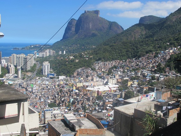 Censo 2022: 64% dos moradores em favelas e comunidades vivem em vias sem a presença de árvores