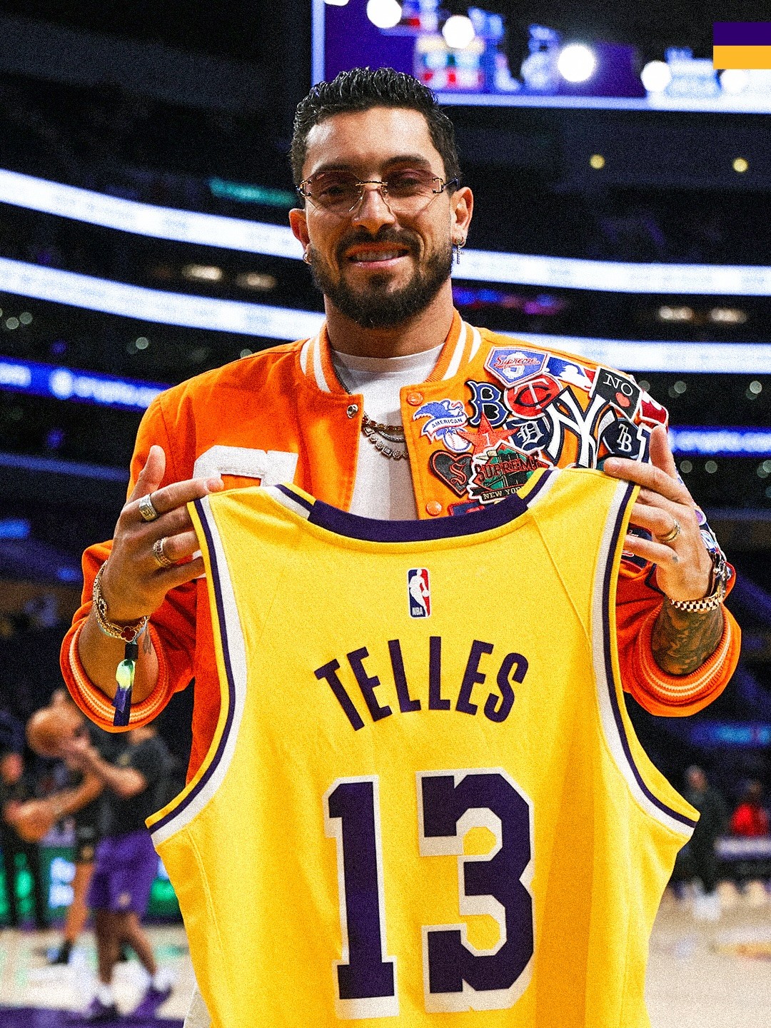 De férias nos Estados Unidos, Alex Telles reforça torcida do Los Angeles Lakers na NBA