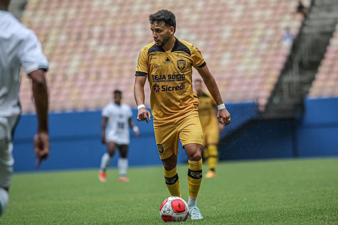 Amazonas rescinde contrato com o lateral-esquerdo Raimar
