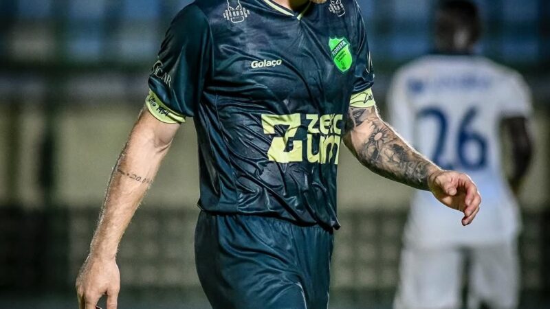 Rafael Furlan é o novo lateral do Amazonas para 2026