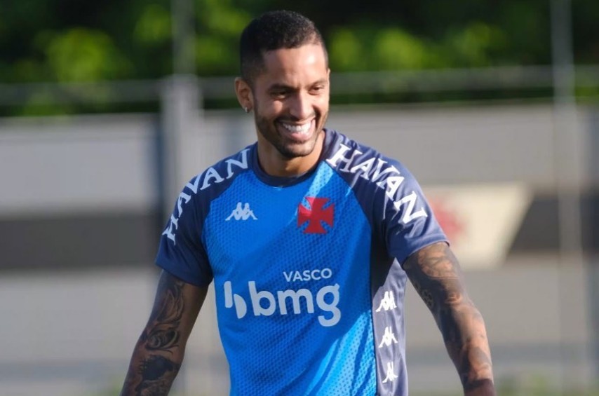 Rômulo vê Diniz como diferencial do Vasco na Copa do Brasil e defende Pedrinho: “Tem caráter”