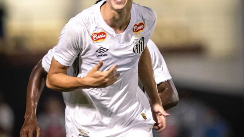 Avaí anuncia a contratação do lateral-direito Gabriel Simples