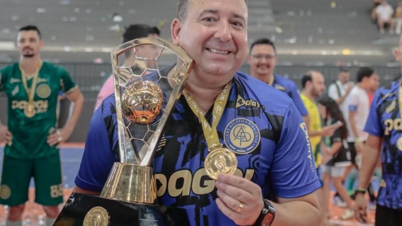 Atlético-PI oficializa renovação com o técnico André Bié para 2026 após título brasileiro de futsal