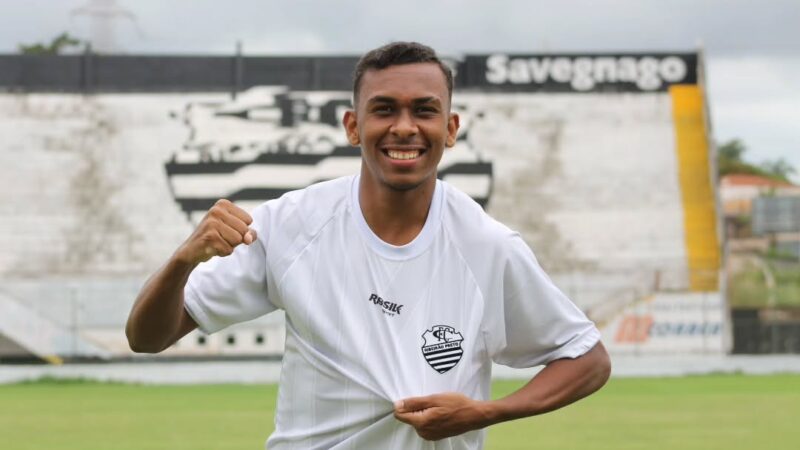 Comercial contrata meia ex-Capivariano