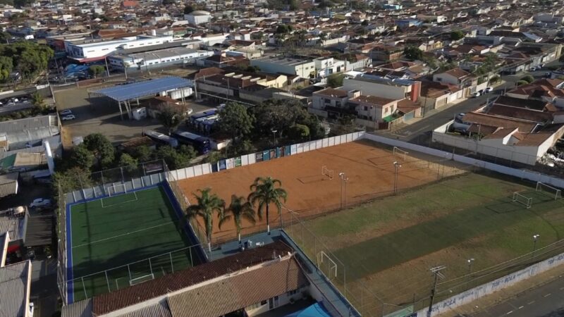 Terrão onde Estêvão começou está preservado na cidade natal do atacante: “Sagrado”