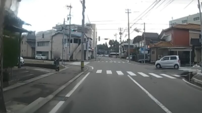 É #FAKE que vídeo mostre casas tremendo durante terremoto de dezembro de 2025 no Japão; cena é de janeiro de 2024
