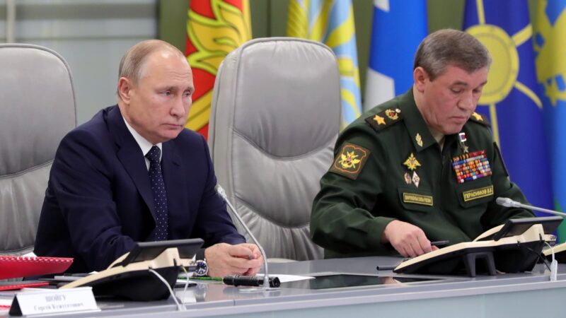 Chefe do exército russo diz que Putin ordenou expansão de zona-tampão nas regiões ucranianas em 2026