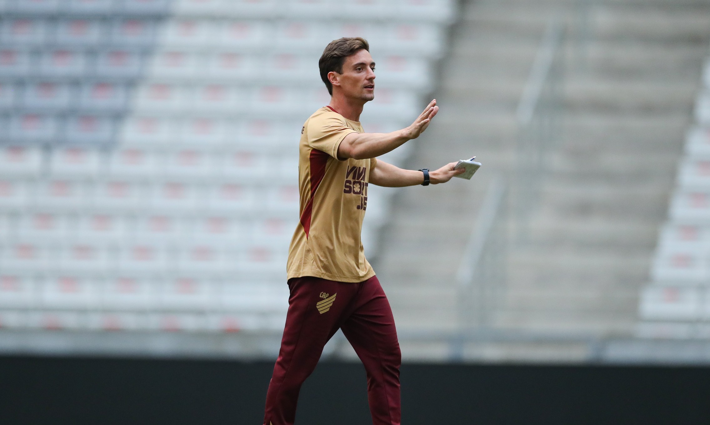 Técnico multicampeão pelo Athletico na base encara desafio no Paranaense: “Hora da verdade”