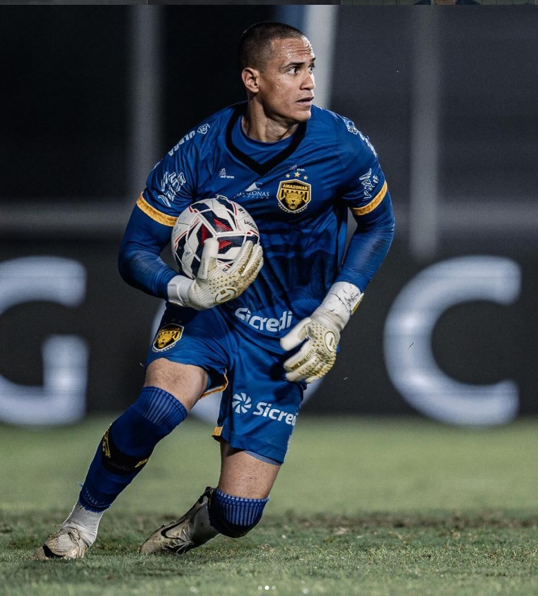 Goleiro Renan se despede do Amazonas e diz: “Vestir essa camisa foi um privilégio”