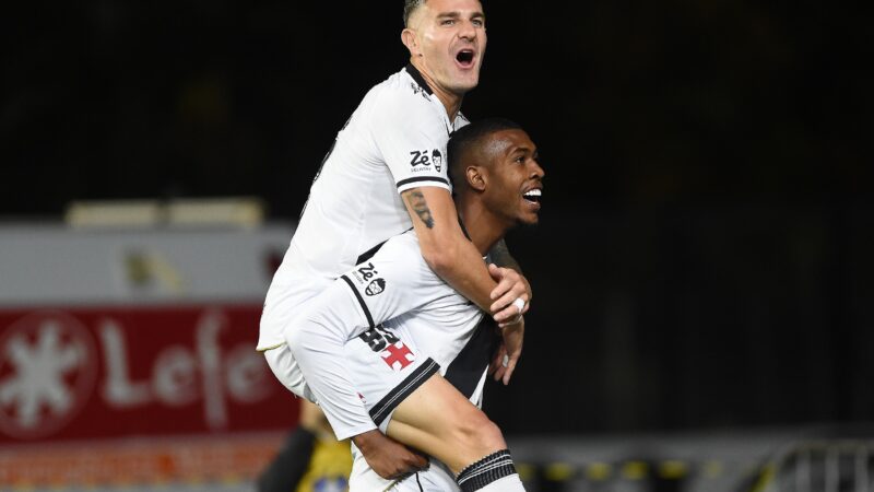 Rayan e Vegetti repetem feito que apenas Edmundo e Leandro Amaral haviam alcançado no Vasco