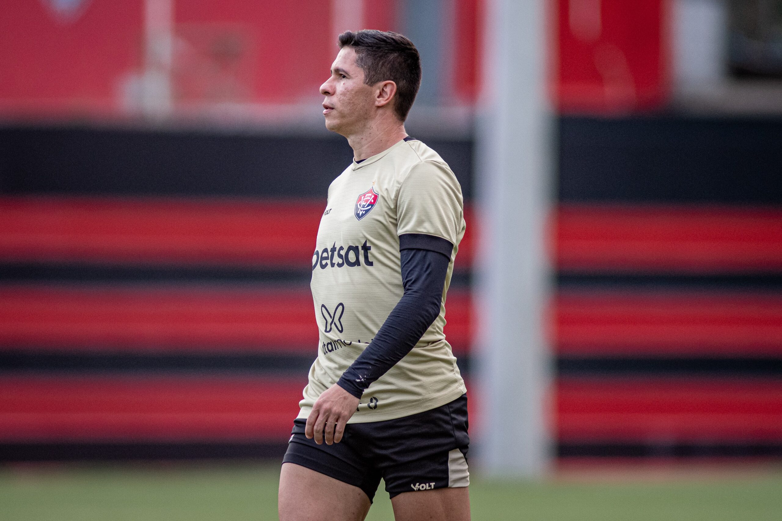 Osvaldo negocia renovação com o Vitória e detalha possível função no pós-carreira: “Estudando”