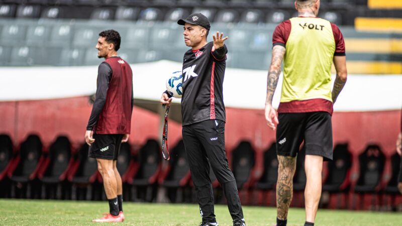 Com desempenho de G-5 nas dez últimas rodadas, Vitória pega o Bragantino para escapar do Z-4