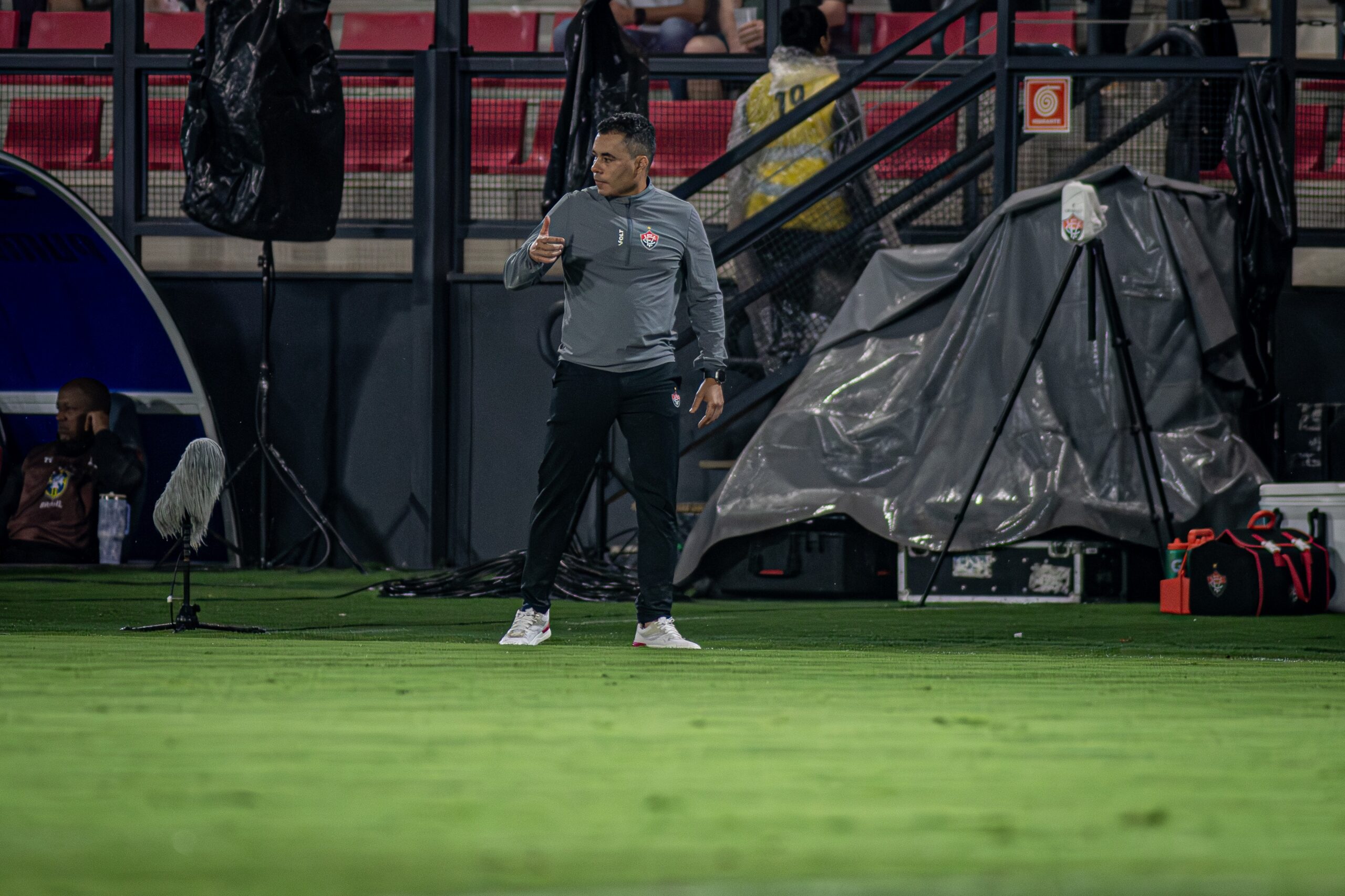 Ventura diz que goleada “não tem desculpa”, mas mantém esperança em salvação do Vitória: “Já vivi isso”