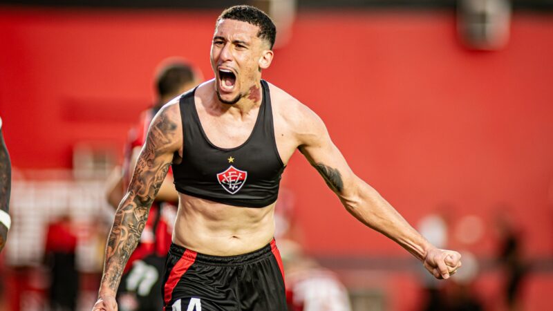 Vitória anuncia renovação de contrato com o volante Baralhas