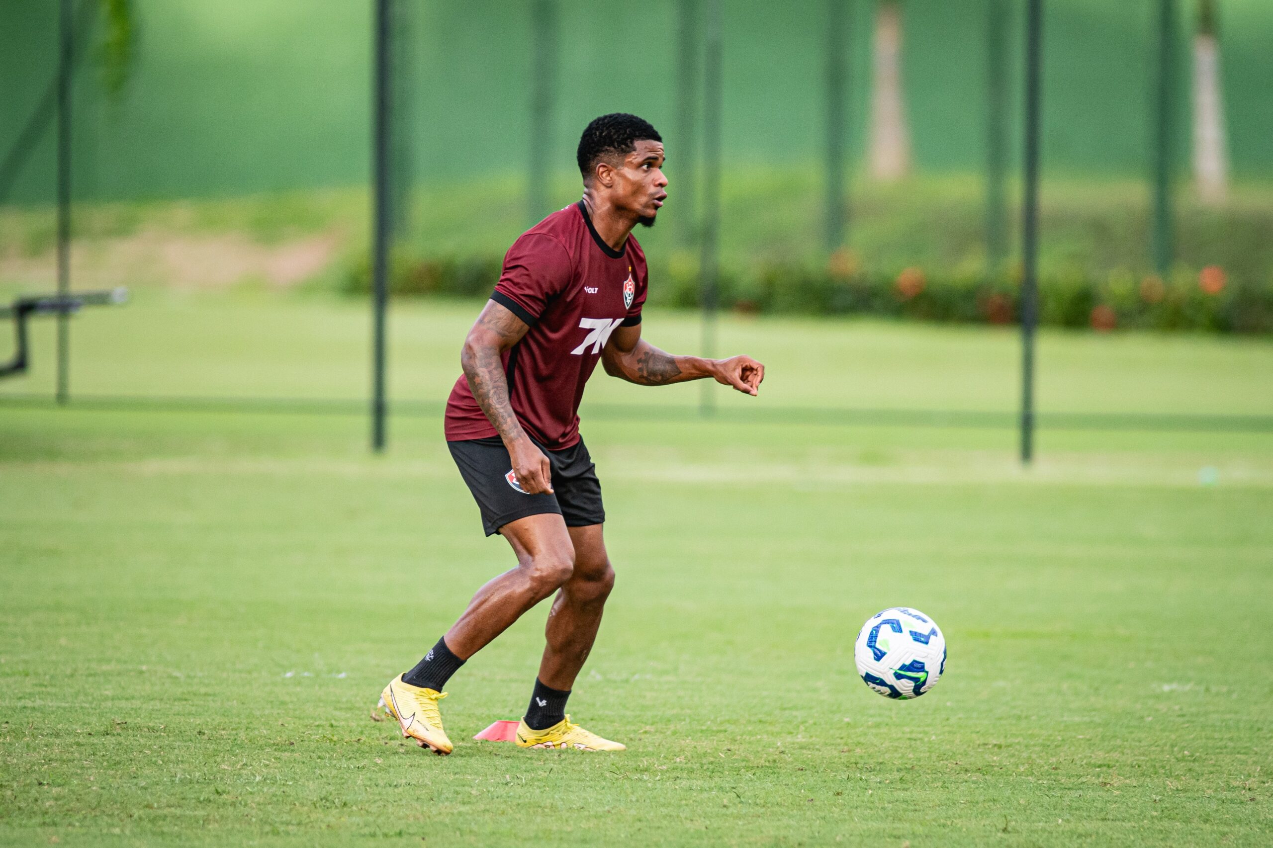 Vitória renova empréstimo de Jamerson por mais uma temporada