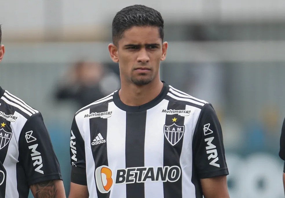 Lagarto anuncia chegada do lateral-esquerdo Emanuel, 14ª contratação para 2026