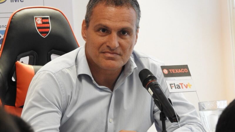 Corinthians negocia a contratação de Bruno Spindel, ex-Flamengo, para o lugar de Fabinho Soldado