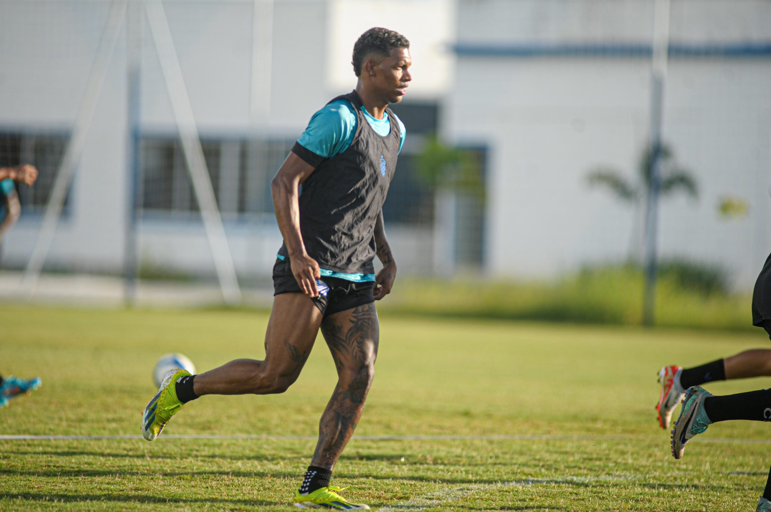 Inter de Limeira contrata atacantes com passagens por Santos e Cruzeiro