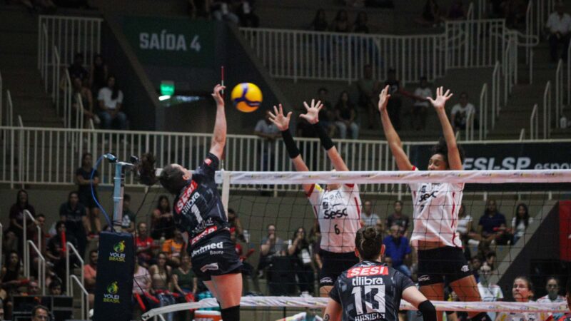 Sesi-Bauru recebe o Sesc-Flamengo em confronto direto na Superliga Feminina