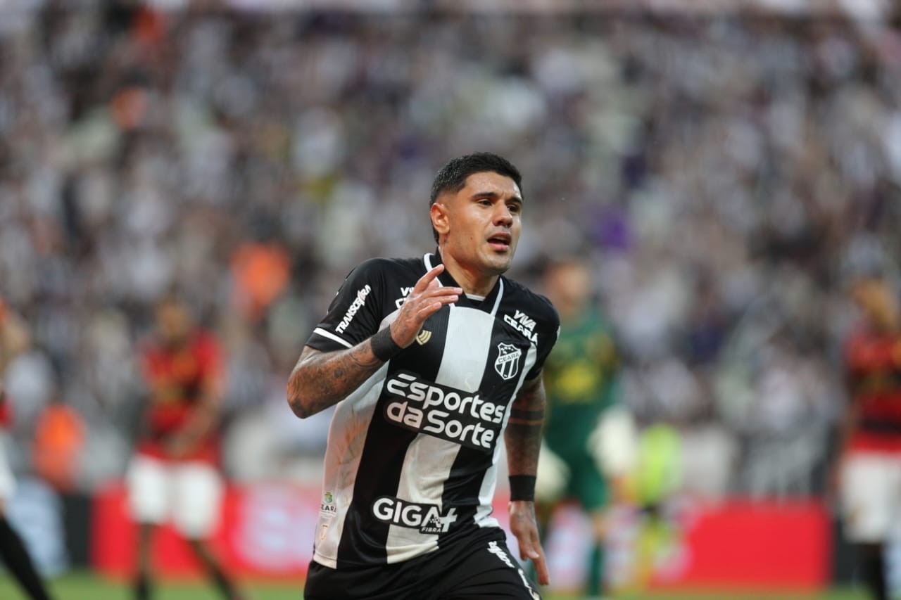 Atacante Galeano se despede do Ceará após o rebaixamento