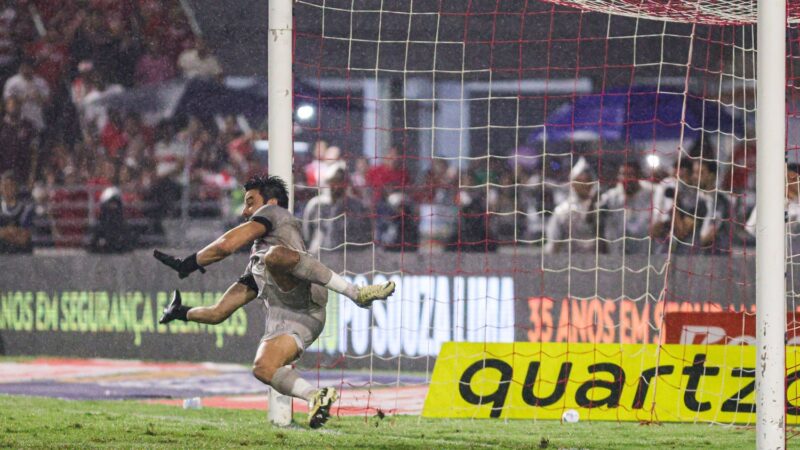 Intuição, análise? Saiba como é a preparação de Matheus Albino para as cobranças de pênalti