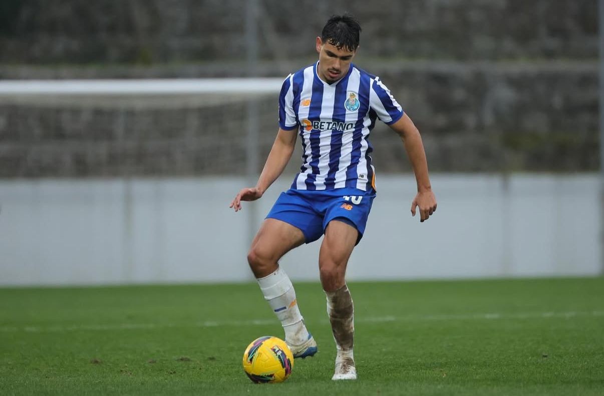 Cedido pelo São Paulo, Moreira perde trimestre por lesão e pode ficar no Porto por mais seis meses