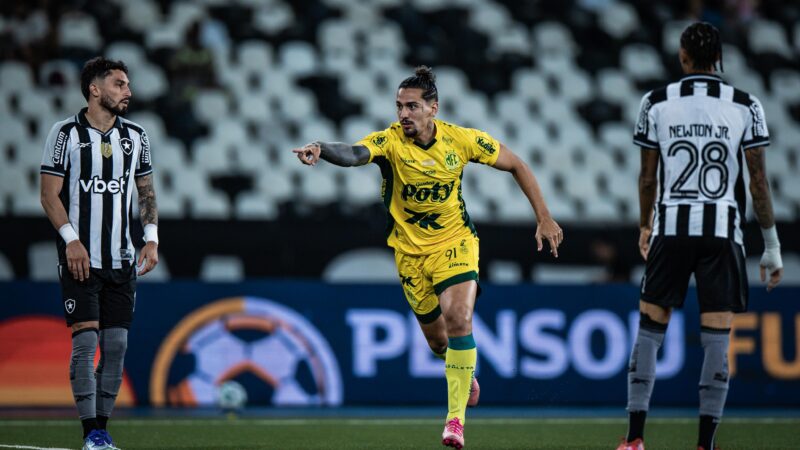 Clube paraguaio pede o retorno de Chico da Costa, que deixa o Mirassol