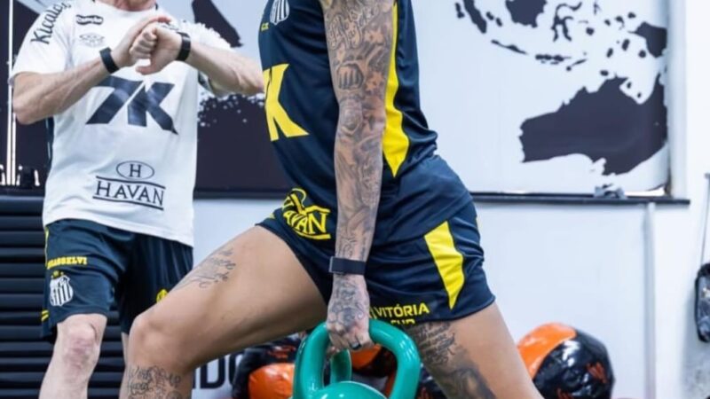 Neymar é preservado de treino do Santos; Tiquinho Soares faz tratamento no CT