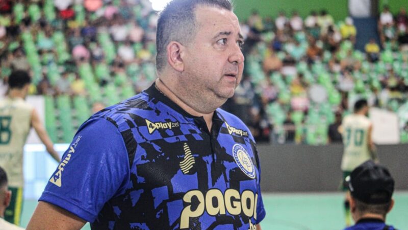 Melhor técnico do Brasileiro de futsal pelo Atlético-PI, Bié destaca feito: “Marco histórico na carreira”