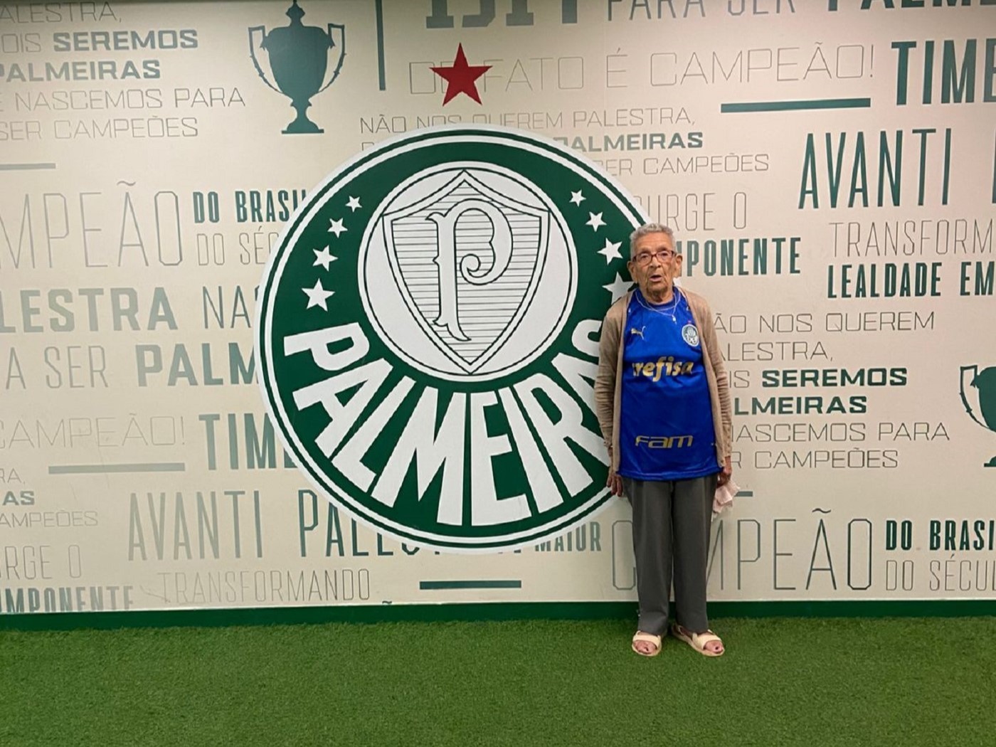 Palmeirense de 91 anos realiza desejo no Allianz e ainda sonha em conhecer Abel