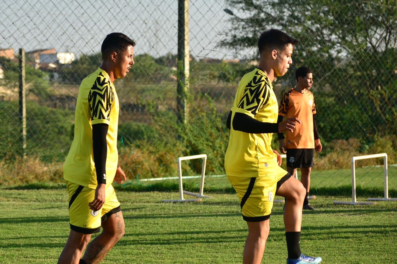 No Treze, Ítalo Melo admite motivação a mais em primeiro trabalho com Roberto Fernandes