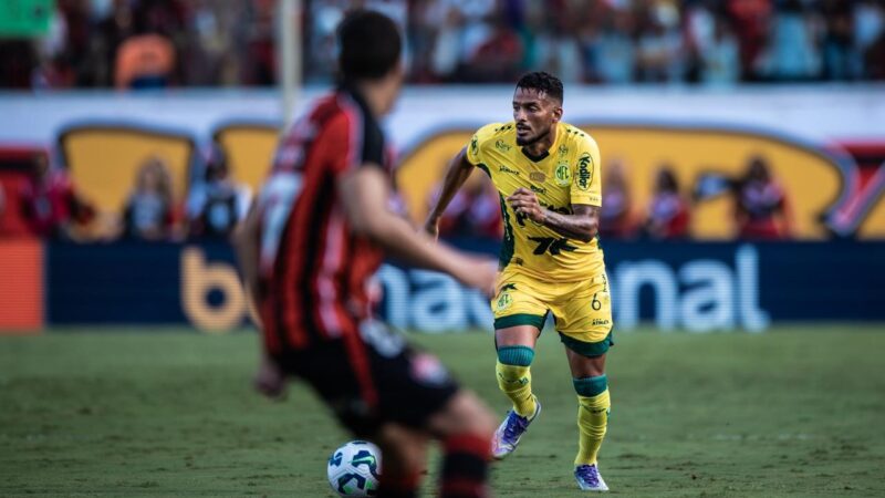 Reinaldo sofre edema no calcanhar e é dúvida no Mirassol para o jogo contra o Vasco