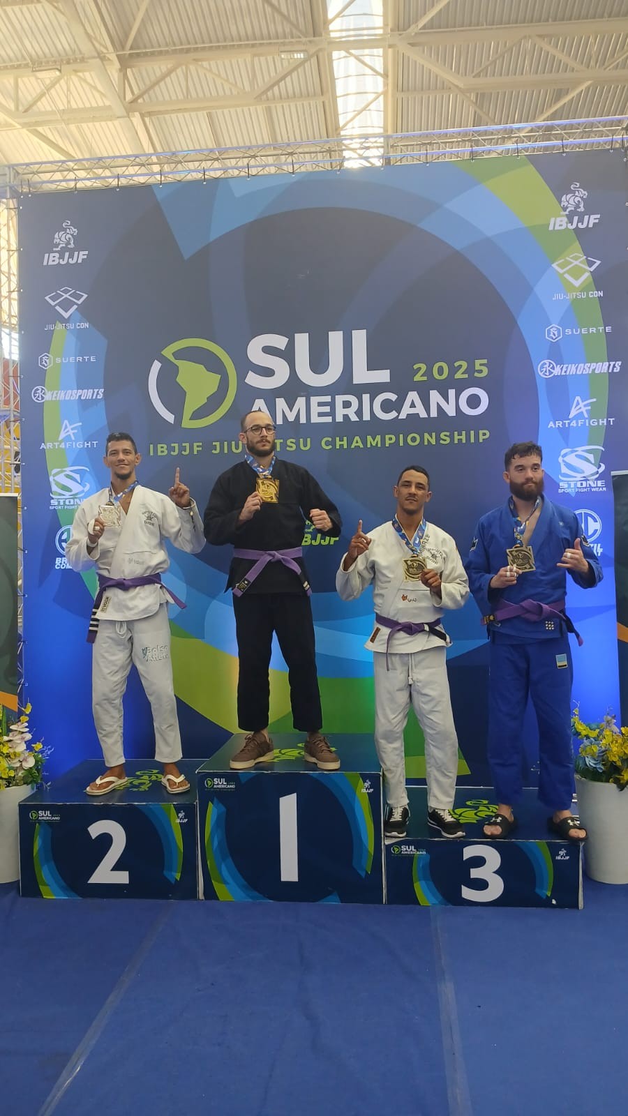 Irmãos de PE comemoram pódio no sul-americano de jiu-jítsu