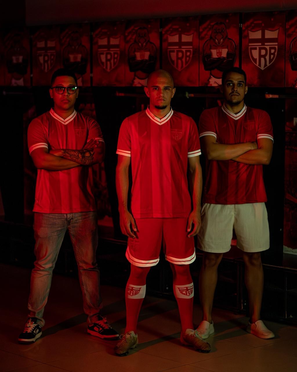 CRB lança uniforme quase todo vermelho: “Sangue Alvirrubro”; veja os preços