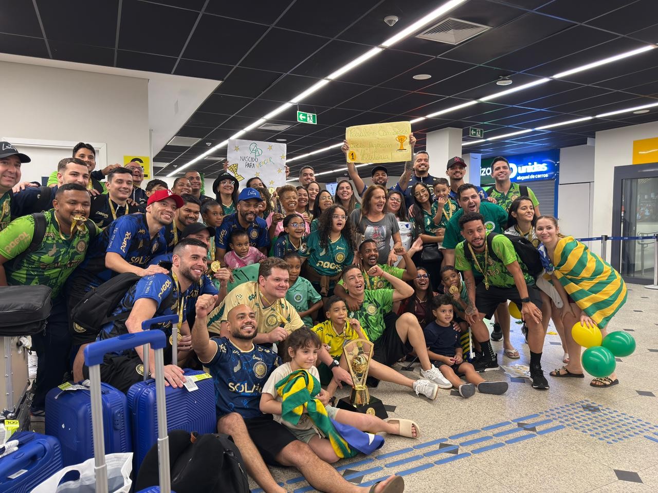 Atlético-PI desembarca em Teresina após título do Brasileiro de futsal com festa da torcida; veja