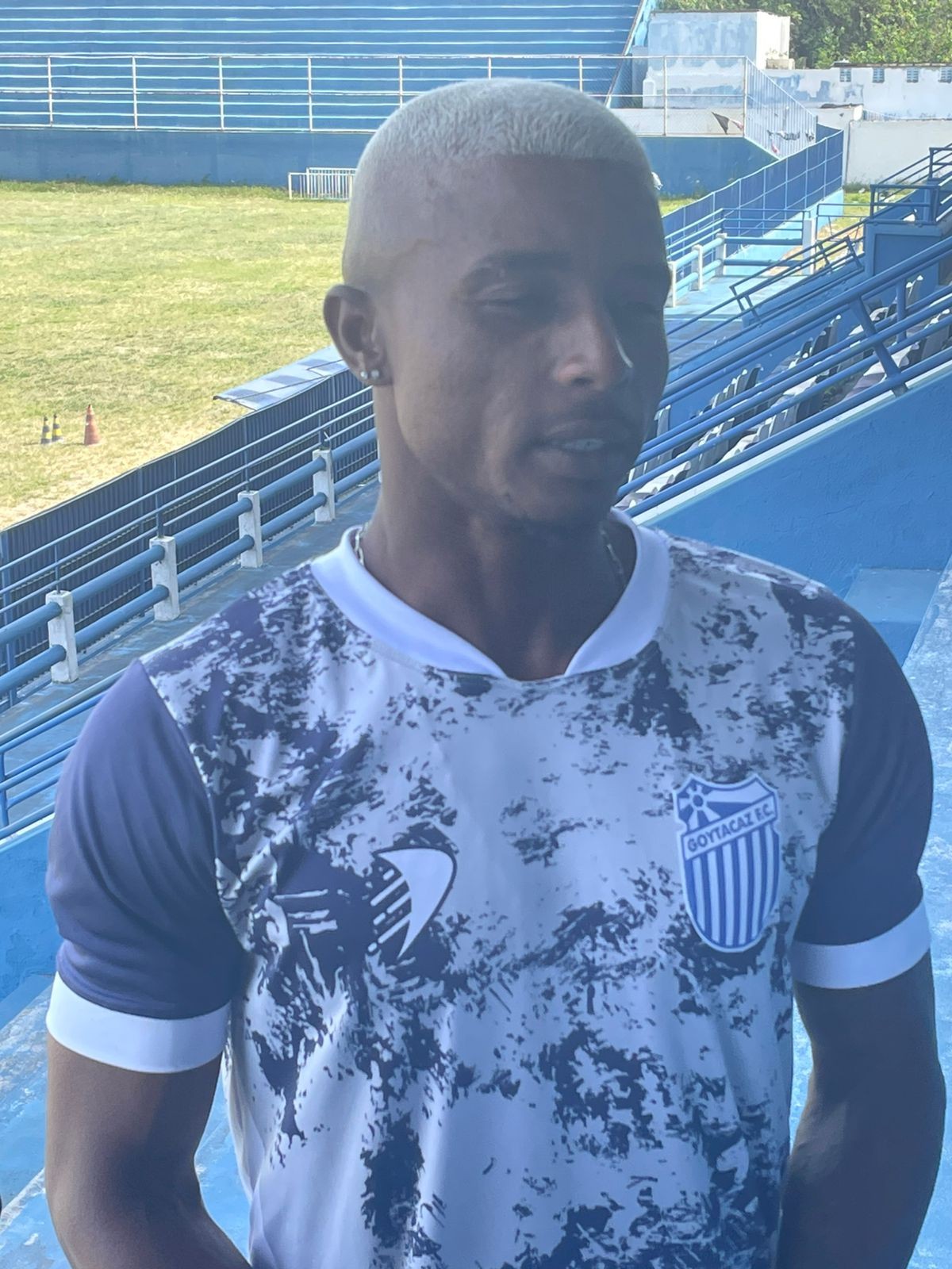 Com aval do MP-RJ, jogador do Goytacaz vive expectativa de retirar tornozeleira eletrônica