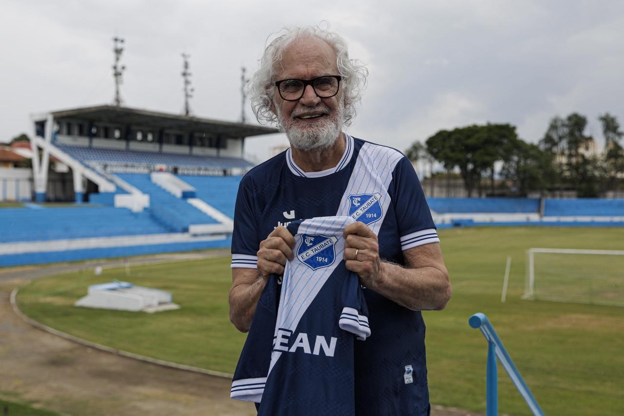 Taubaté apresenta uniforme em homenagem a Renato Teixeira para a disputa da Série A2