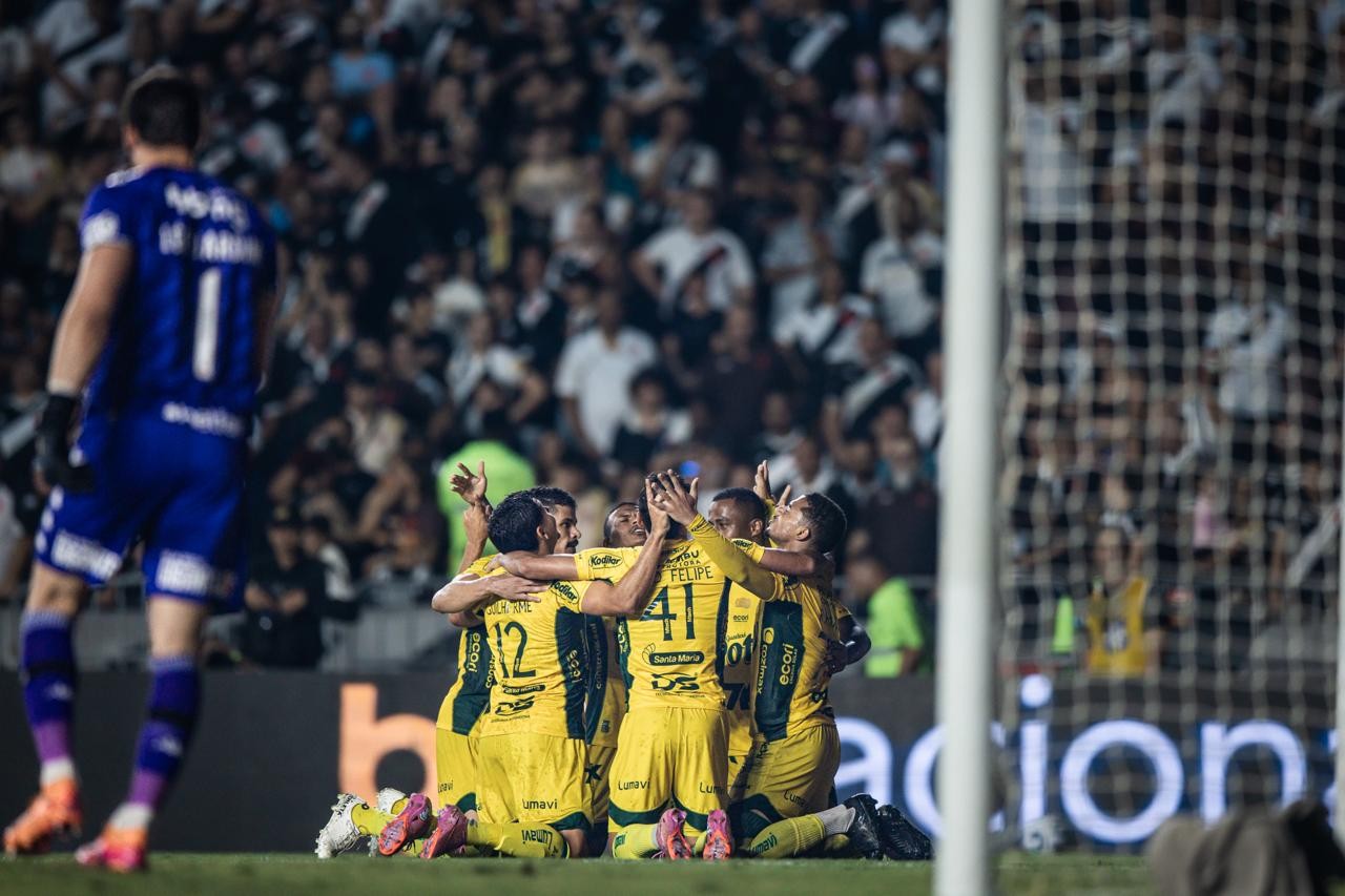 Mirassol coroa campanha histórica com resiliência em São Januário