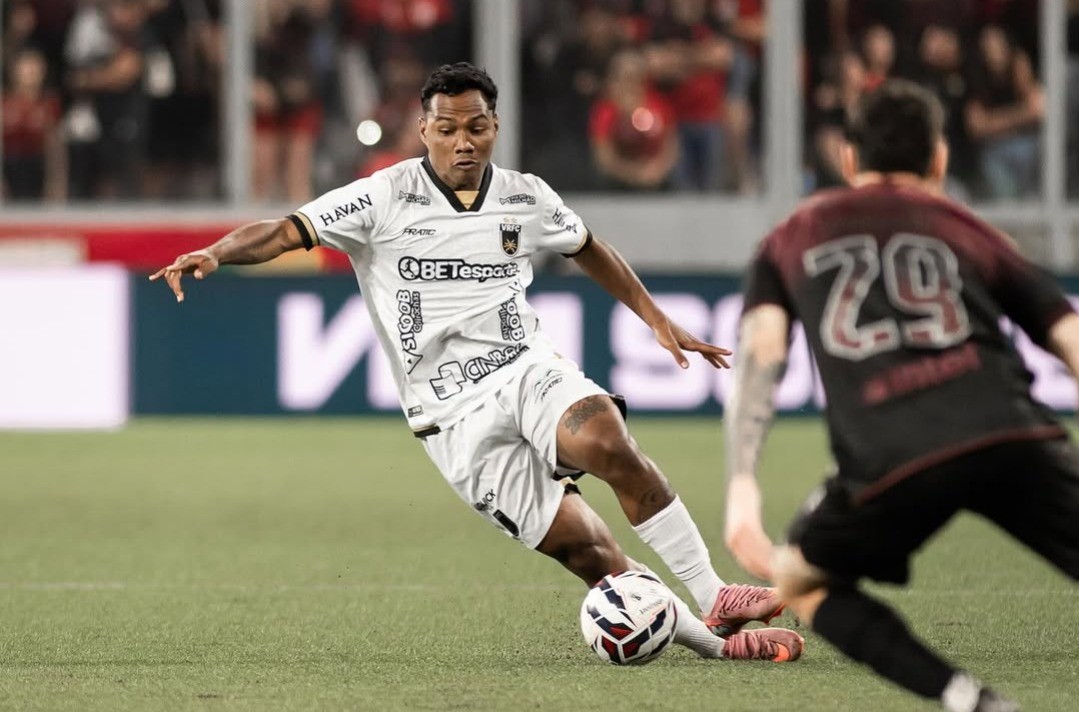 Adsson tem contrato prorrogado com o Volta Redonda para 2026