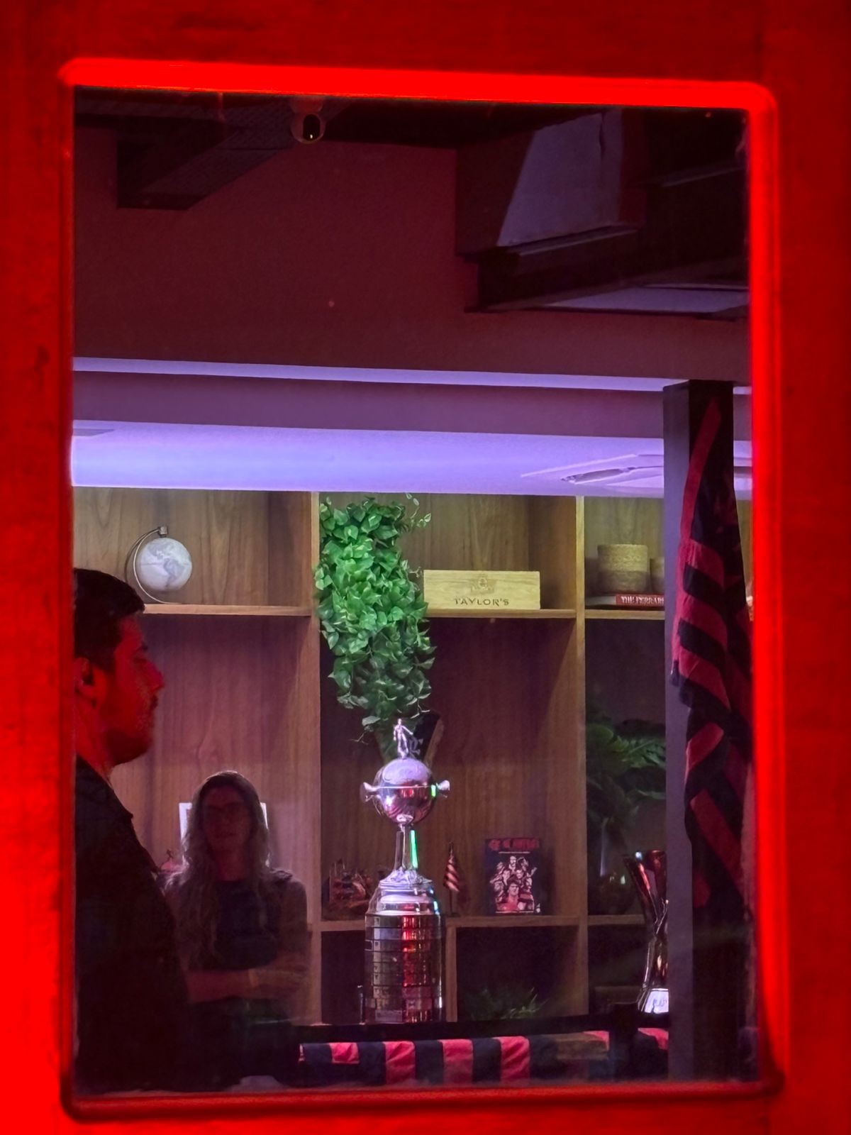 Jogadores do Flamengo comemoram títulos da Libertadores e do Brasileiro em festa no Rio