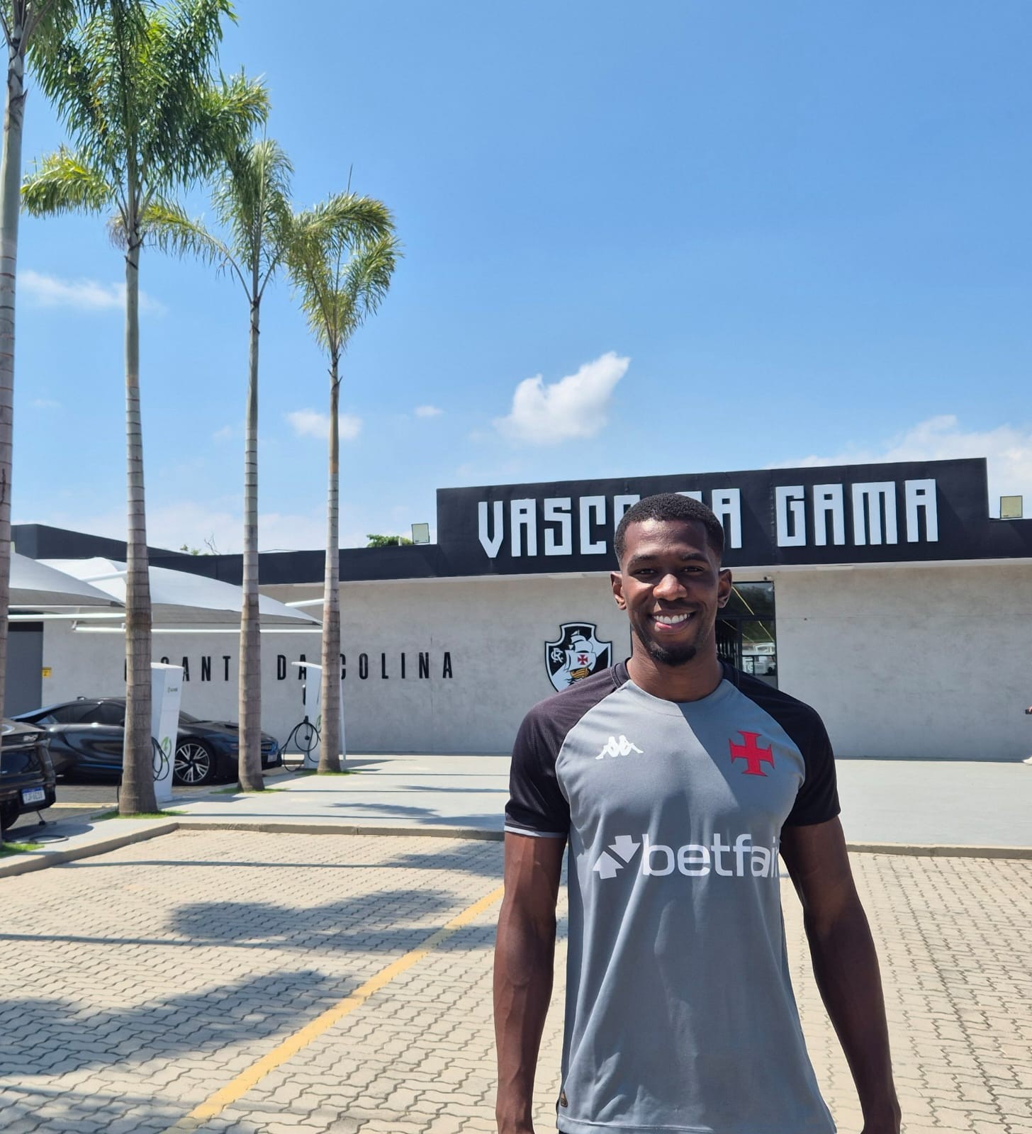 Cuesta deseja longa pemanência no Vasco e cita lições com derrotas: “Não vai acontecer de novo”