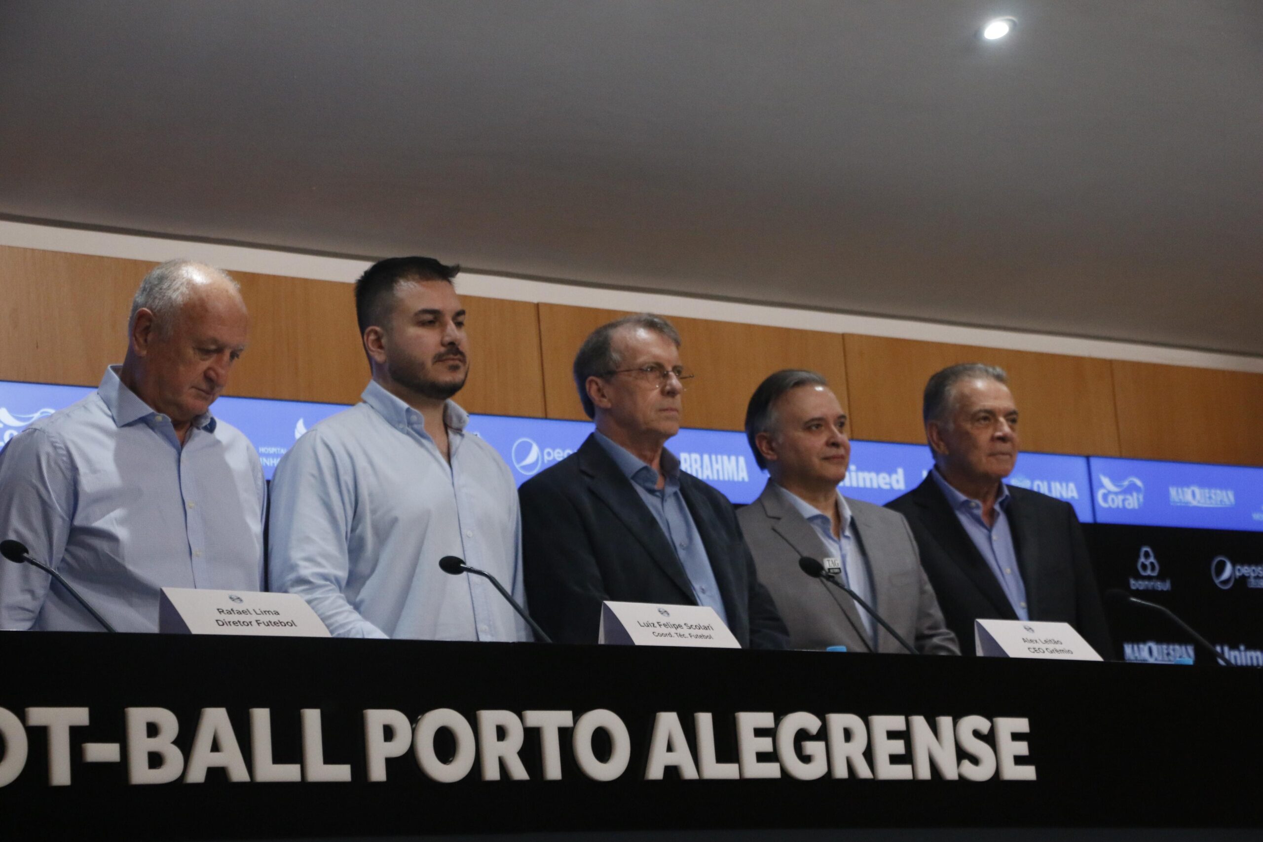 Nova direção do Grêmio evita confirmar Luís Castro e promete reforços “pontuais”